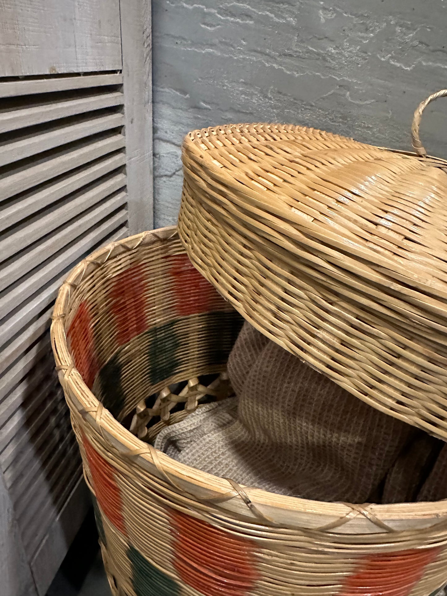 Ringaal Bamboo Basket with a cover